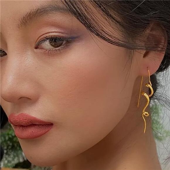 ✨ Chic Spiral Threader Earrings | 14K Gold & Silver Dangle Earrings - Picture 2 of 4